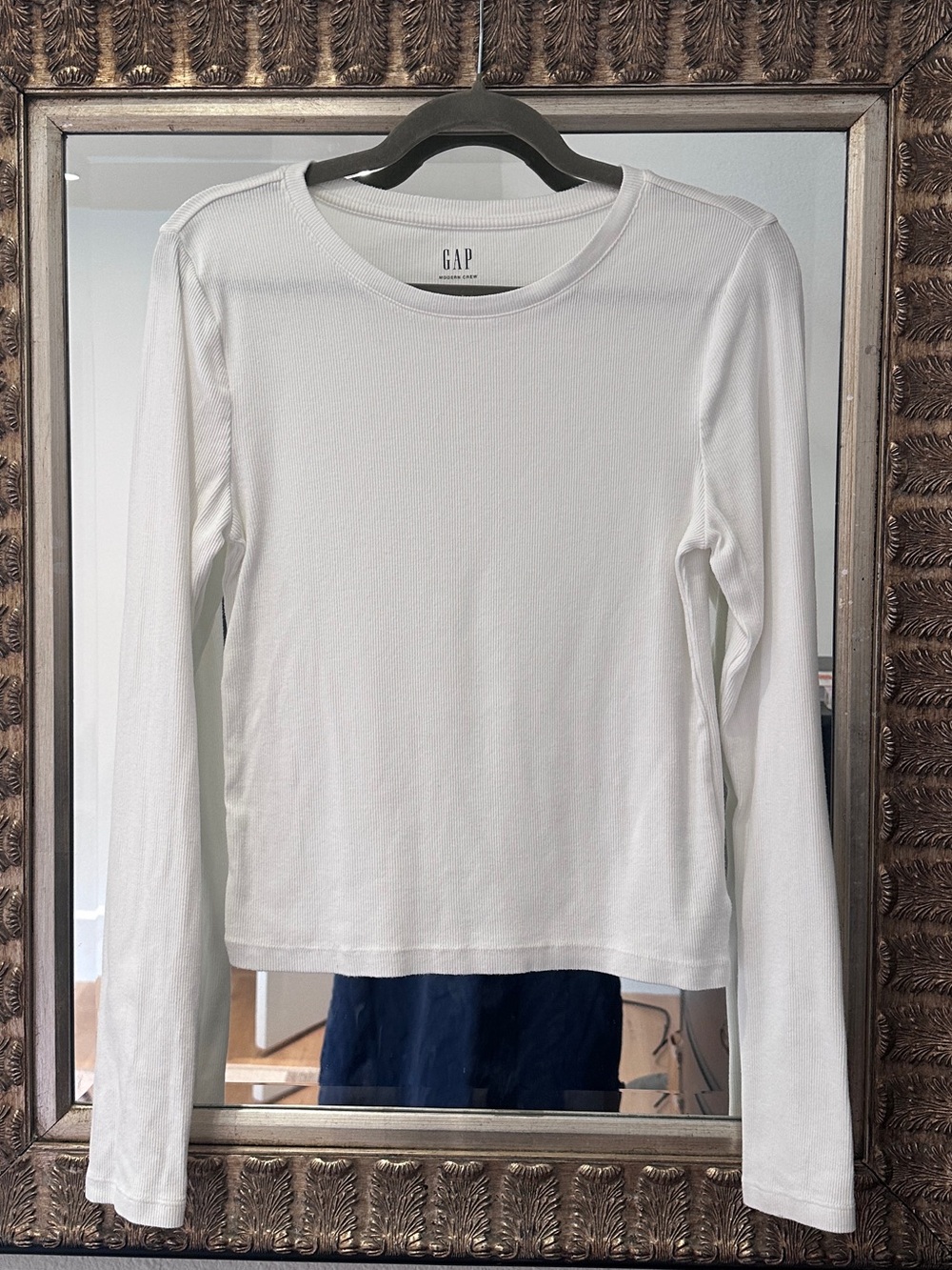 GAP Women's Long-Sleeve Crew Neck Top in White M Medium Tall